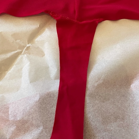 NWT & NWOT All 3 Thongs Are Large Were Packed Away - Picture 11 of 11